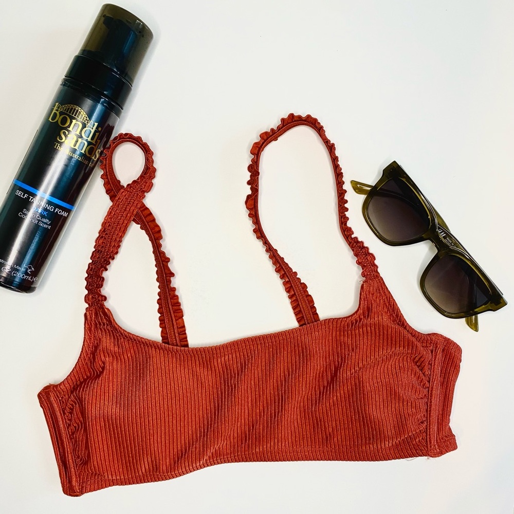 Size medium Target bikini top